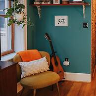 Wyatt's Saloon Guest House 2