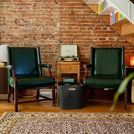 Wyatt's Saloon Guest House 2