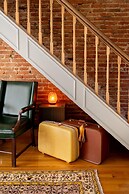 Wyatt's Saloon Guest House 2