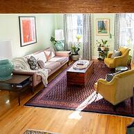 Wyatt's Saloon Guest House 2