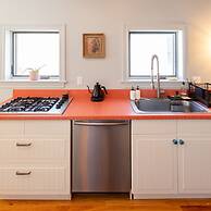 Wyatt's Saloon Guest House 2