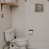 Wyatt's Saloon Guest House 2