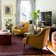 Wyatt's Saloon Guest House 2