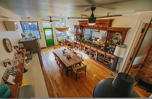 Wyatt's Saloon Guest House 2