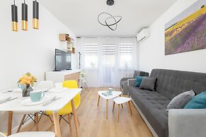 Air Conditioned Apartment by Renters