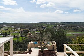Villa L'Arco in Col with jacuzzi tub