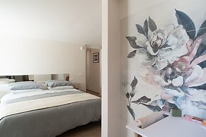 Villa L'Arco in Col with jacuzzi tub