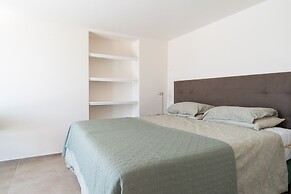 Villa L'Arco in Col with jacuzzi tub