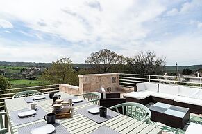 Villa L'Arco in Col with jacuzzi tub