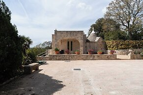Villa L'Arco in Col with jacuzzi tub