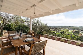 Villa L'Arco in Col with jacuzzi tub