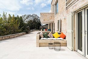 Villa L'Arco in Col with jacuzzi tub