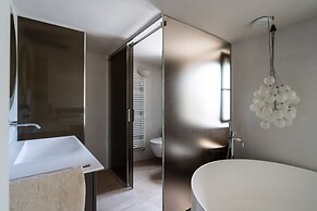 Villa L'Arco in Col with jacuzzi tub