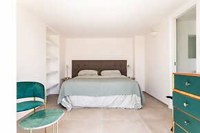 Villa L'Arco in Col with jacuzzi tub