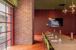 Hyde Melbourne Place