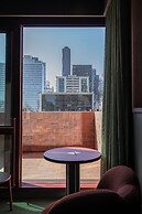 Hyde Melbourne Place