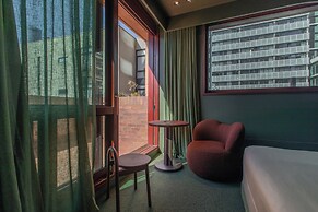 Hyde Melbourne Place