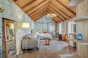 Emperor Suite - Beyond Timeless