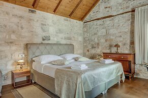 Emperor Suite - Beyond Timeless