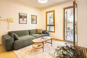 Andromeda's Charm by Sea N' Rent