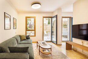 Andromeda's Charm by Sea N' Rent