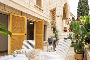 Andromeda's Charm by Sea N' Rent