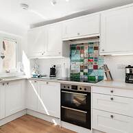 Ty Hapus - Close to Beach and Town