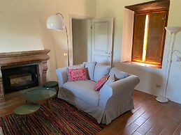 Tuscan Countryside Charm by Sea N' Rent