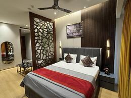 Luxury Deluxe Suite by Gt Studios
