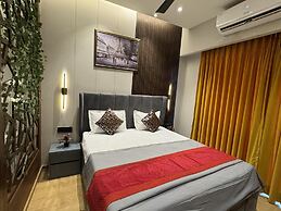 Luxury Deluxe Suite by Gt Studios