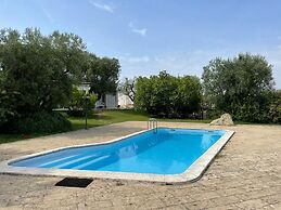 Trullo delle Acacie with pool
