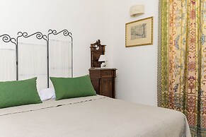 Trullo delle Acacie with pool