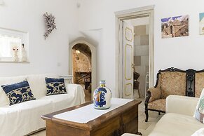 Trullo delle Acacie with pool