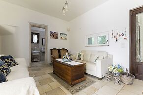 Trullo delle Acacie with pool