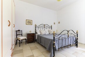 Trullo delle Acacie with pool