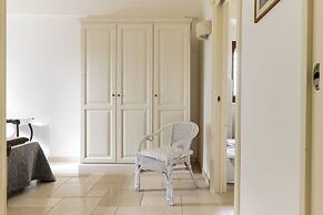 Trullo delle Acacie with pool