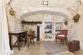 Trullo delle Acacie with pool