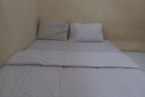 SPOT ON 93917 Homestay Adreena Syariah