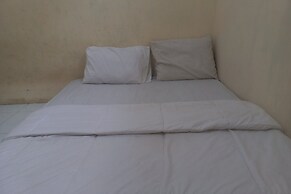 SPOT ON 93917 Homestay Adreena Syariah