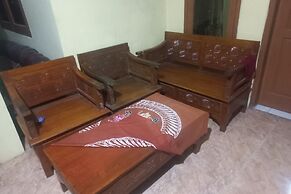 SPOT ON 93917 Homestay Adreena Syariah