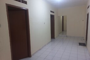 SPOT ON 93917 Homestay Adreena Syariah