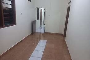 SPOT ON 93917 Homestay Adreena Syariah