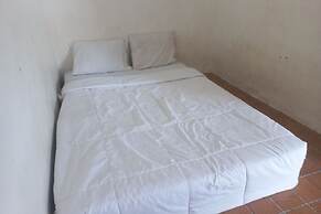 SPOT ON 93917 Homestay Adreena Syariah