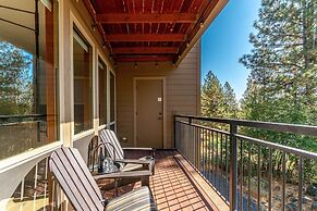 Chic Bend Condo w/ Fireplace & Forest Views!