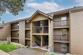 Chic Bend Condo w/ Fireplace & Forest Views!