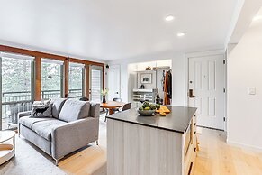 Chic Bend Condo w/ Fireplace & Forest Views!