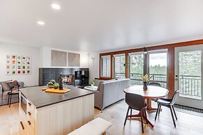 Chic Bend Condo w/ Fireplace & Forest Views!