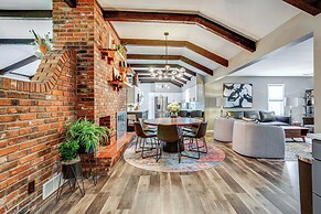 Chic Family-friendly Home in Riverside: 7 Mi to KC