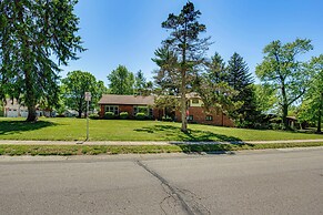 Chic Family-friendly Home in Riverside: 7 Mi to KC