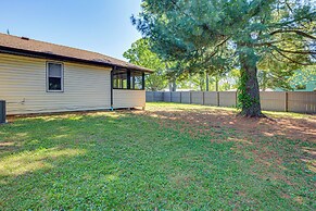 Chic Family-friendly Home in Riverside: 7 Mi to KC